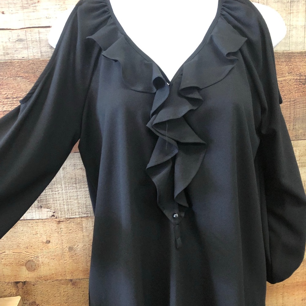 NWT Alberto Makali Cold shoulder blouse